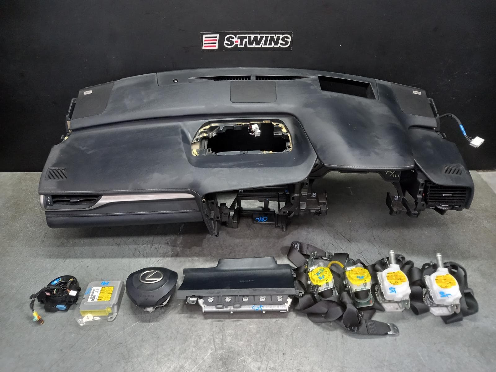 Used auto part listing image: 2018 LEXUS RX SERIES AIRBAG ASSEMBLY AL20, 09/15-08/22 0000401618