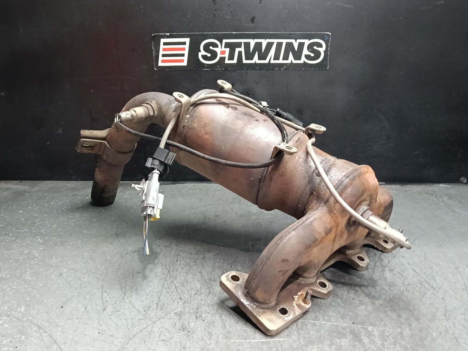 Used auto part listing image: 2017 FIAT 500 CATALYTIC CONVERTER MANIFOLD CAT-TYPE, PETROL, 1.2, 169A4, 03/08- 0000410871