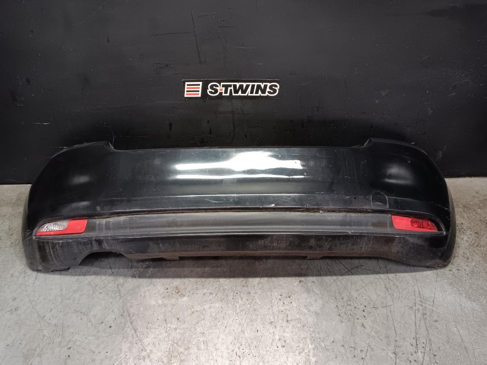 Used auto part listing image: 2017 FIAT 500 REAR BUMPER BUMPER BAR, NON PARK SENSOR TYPE, NON 500E, 10/15- 0000410880