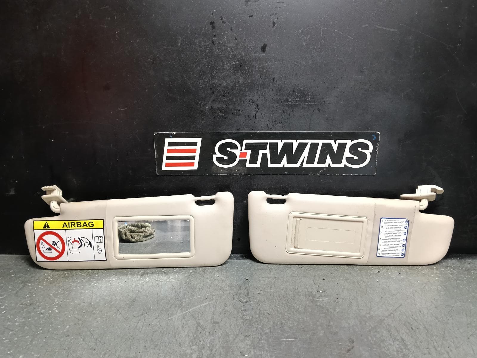 Used auto part listing image: 2017 FIAT 500 SUNVISOR PAIR, 03/08- 0000410881