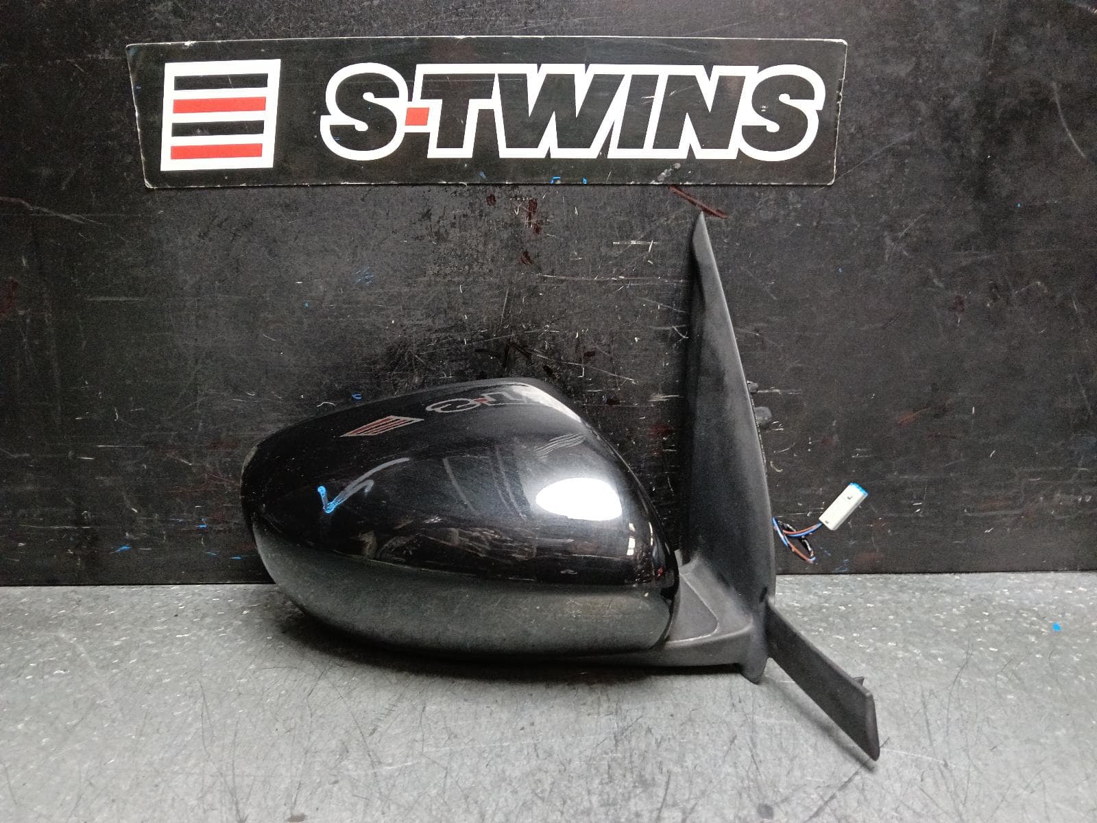 Used auto part listing image: 2018 SUZUKI SWIFT RIGHT DOOR MIRROR AZ, COLOUR CODED, MANUAL FOLDING, NON INDICATOR TYPE, 04/17-03/21 0000396900