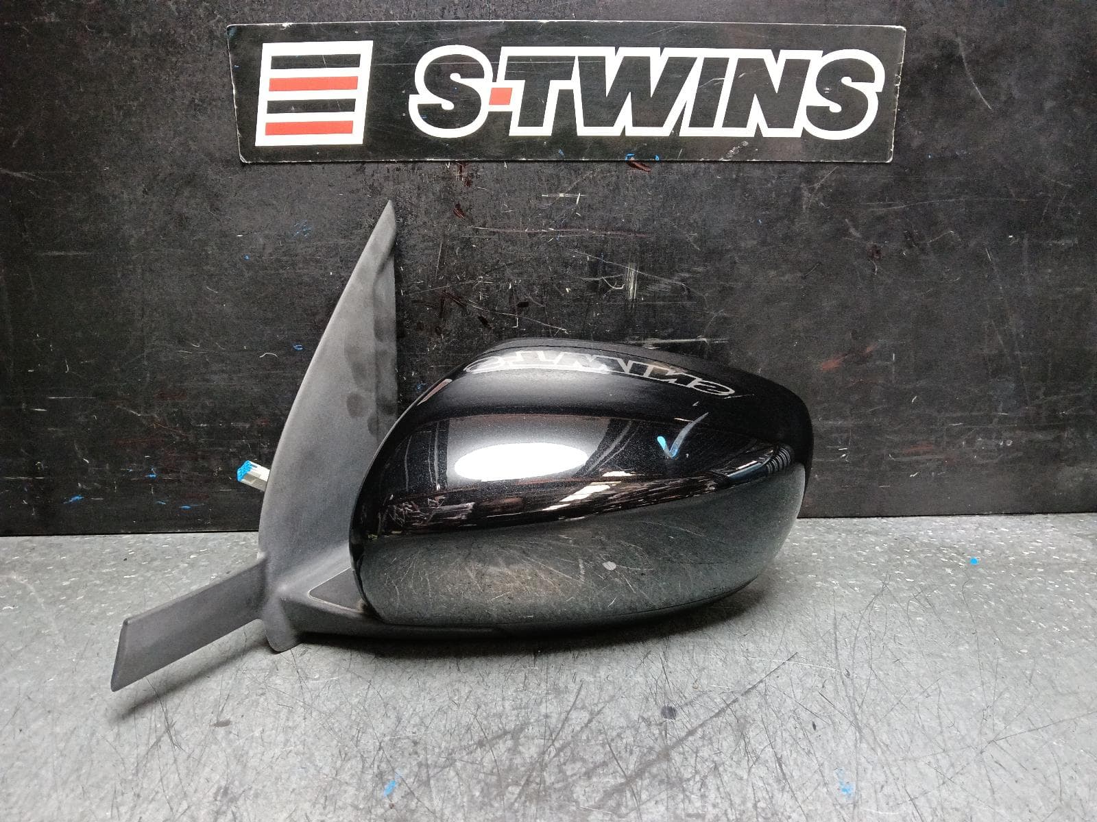 Used auto part listing image: 2018 SUZUKI SWIFT LEFT DOOR MIRROR AZ, COLOUR CODED, MANUAL FOLDING, NON INDICATOR TYPE, 04/17-03/21 0000396901