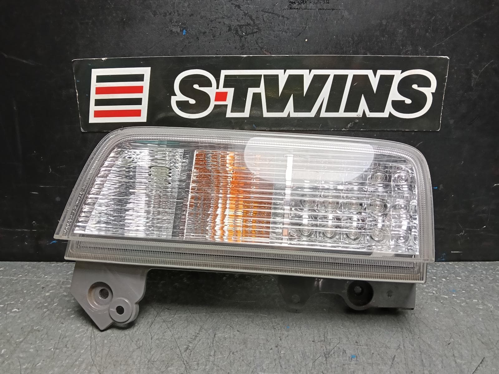 Used auto part listing image: 2010 NISSAN ELGRAND LEFT TAILLIGHT E52, LOWER, 08/10-12/13 (IMPORT) 0000390431