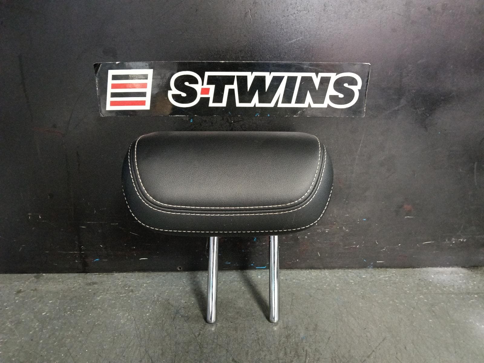 Used auto part listing image: 2022 HAVAL H6 HEADREST B01/B03, 02/21- 0000391375