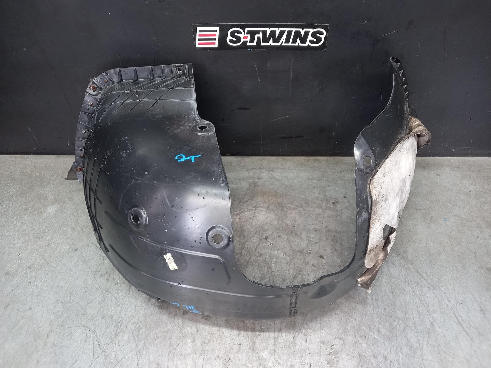 Used auto part listing image: 2015 HYUNDAI TUCSON LEFT GUARD LINER FRONT, TL, CZECH BUILT (VIN TMAJ), 06/15-06/18 0000383294