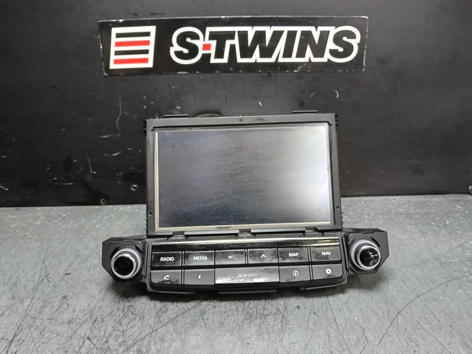 Used auto part listing image: 2015 HYUNDAI TUCSON 8IN TOUCHSCREEN, W/ SAT NAV, SD, MAP TYPE, TL, 06/15-06/18 0000383308