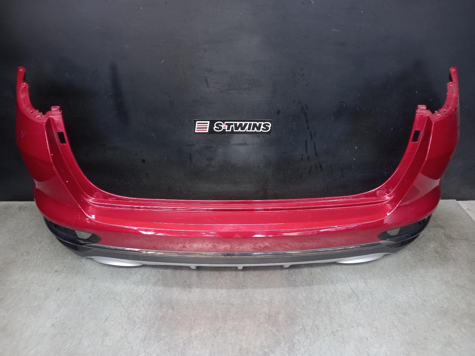 Used auto part listing image: 2019 KIA SPORTAGE REAR BUMPER BUMPER BAR (2 PIECE), W/ PARK SENSOR TYPE, GT LINE, QL, 07/18-08/21 0000369354