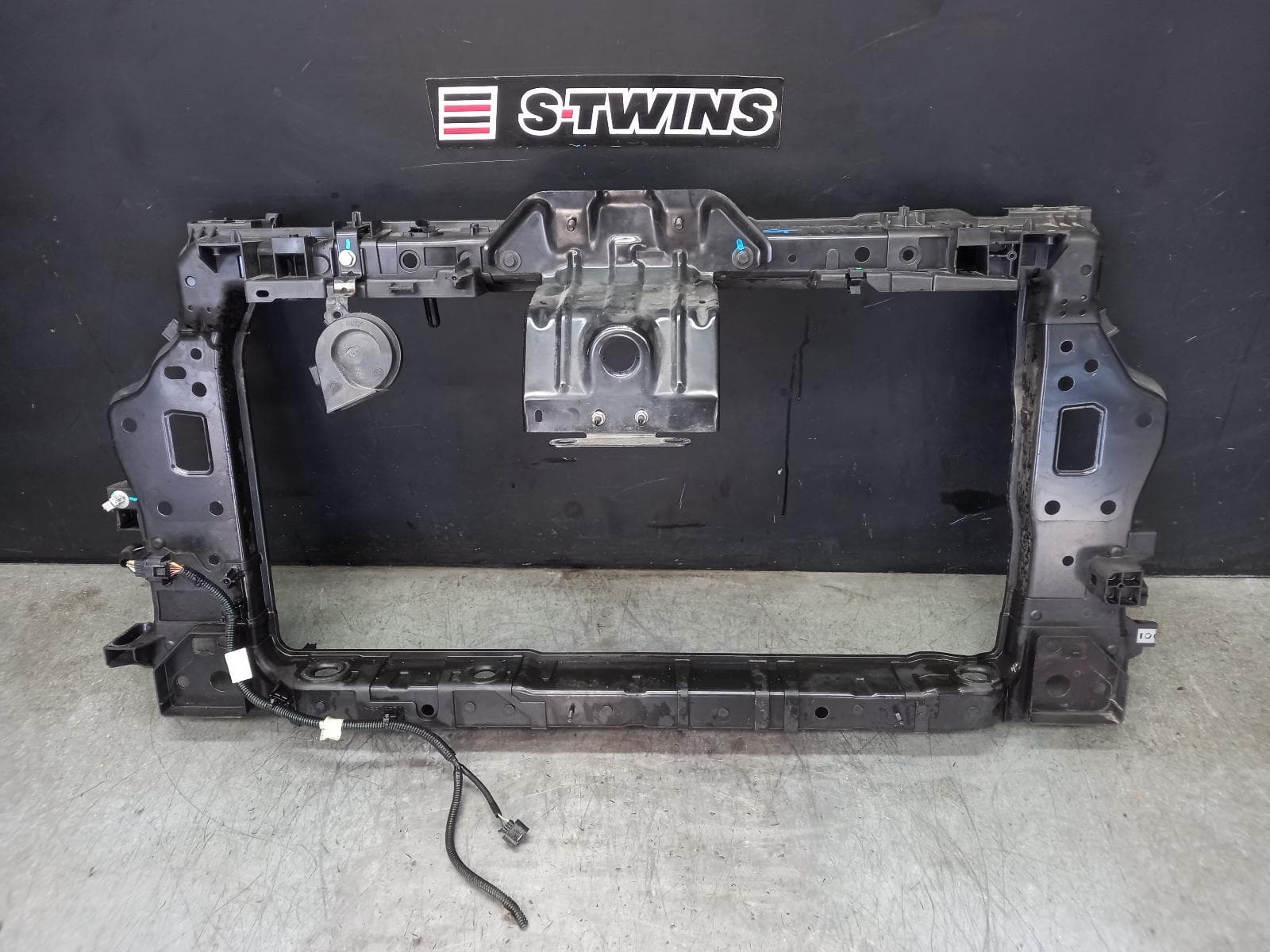 Used auto part listing image: 2021 RENAULT ARKANA RADIATOR SUPPORT JL1, 05/21- 0000391901