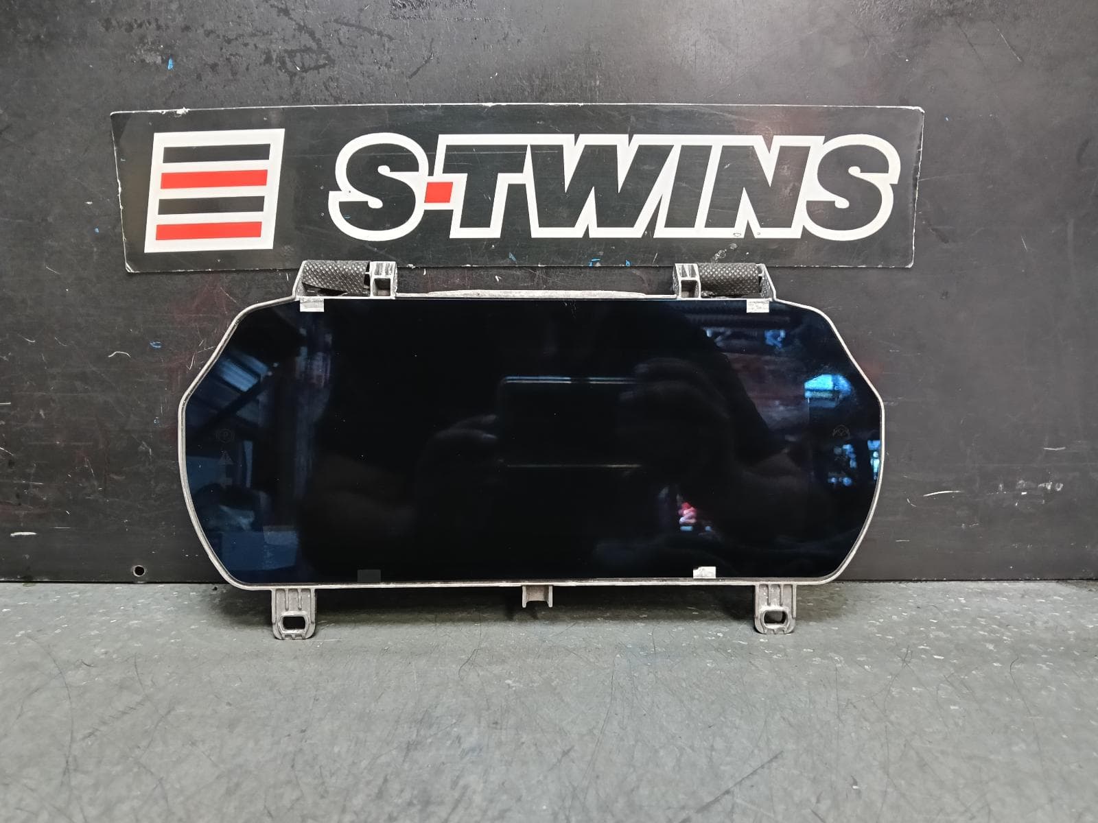 Used auto part listing image: 2021 RENAULT ARKANA INSTRUMENTCLUSTER PETROL, DIGITAL, 10.25, RS LINE, JL1, 05/21- 0000391911
