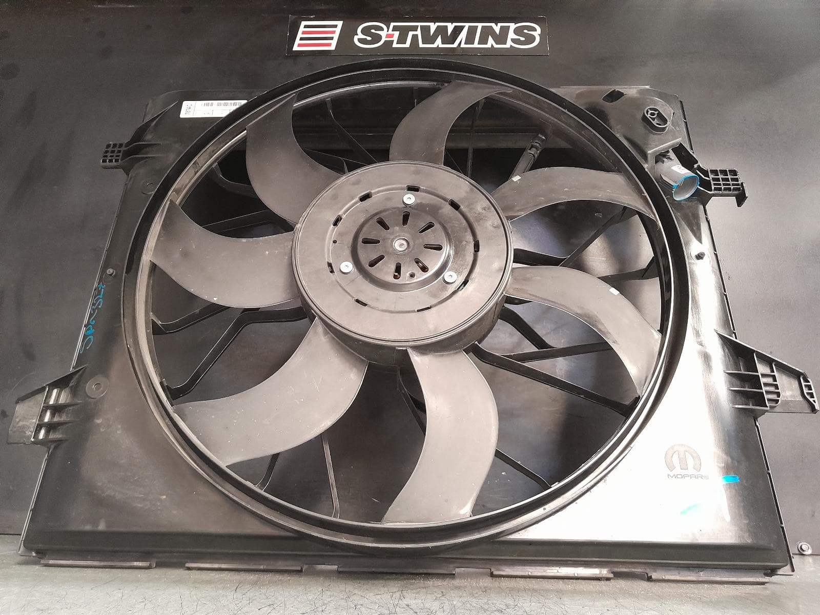 Used auto part listing image: 2018 JEEP GRANDCHEROKEE FAN RADIATOR FAN, 3.0, DIESEL, WK, 04/13-02/22 0000375271