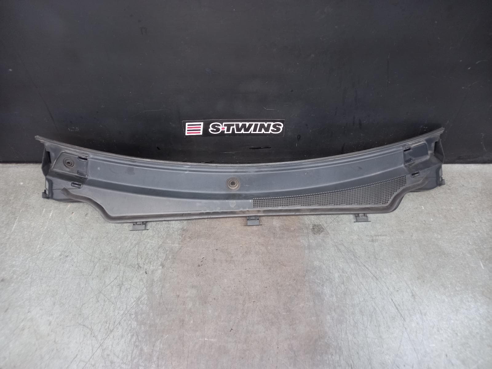 Used auto part listing image: 2018 JEEP GRANDCHEROKEE PLENUM CHAMBER WK, 10/10-02/22 0000375292