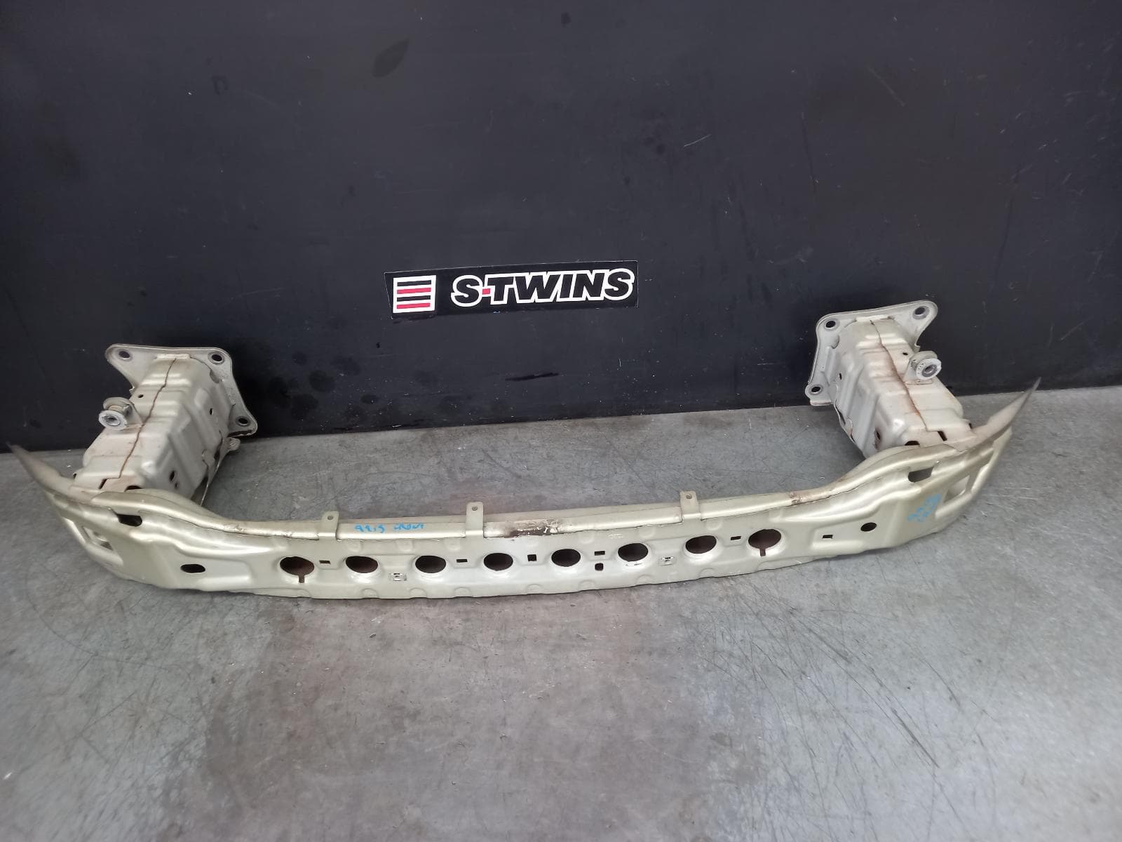 Used auto part listing image: 2014 FORD KUGA F BAR REINFORC BRACK TF, MAIN REINFORCEMENT, 11/12-09/16 0000378805