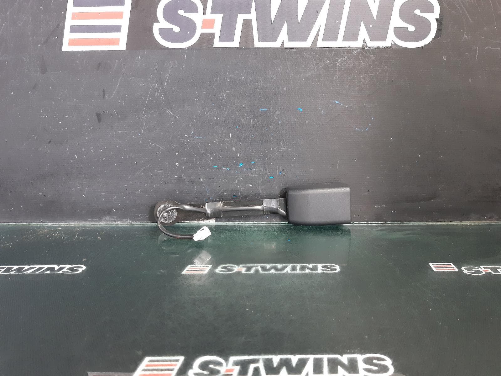 Used auto part listing image: 2018 NISSAN PATHFINDER SEAT BELT STALK LH FRONT, SEAT BELT STALK ONLY, R52, 06/13-04/21 0000369852