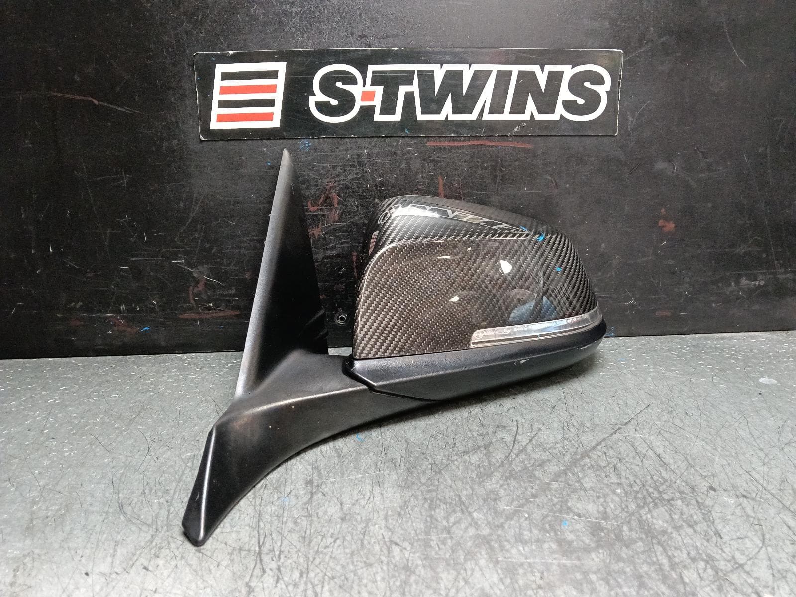 Used auto part listing image: 2013 BMW 1 SERIES LEFT DOOR MIRROR F20, HATCH, STANDARD, NON SEAT ADJ, NON MEMORY, W/ AUTO DIP TYPE, 06/11-03/16 0000388585