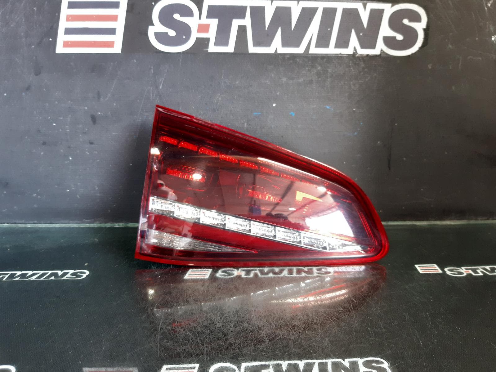 Used auto part listing image: 2017 VOLKSWAGEN GOLF REAR GARNISH TAILGATE LAMP (LH SIDE), GEN 7, GTi PERFORMANCE, 04/14-03/17 0000370475