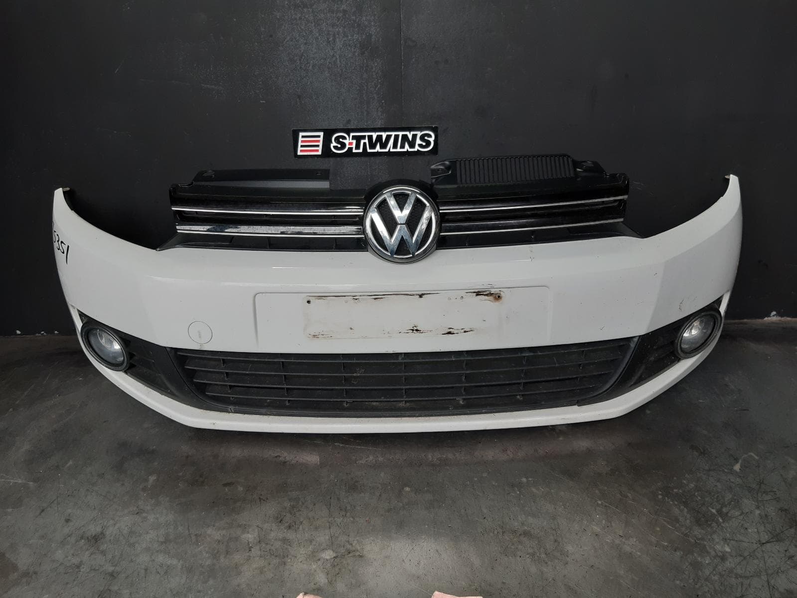 Used auto part listing image: 2011 VOLKSWAGEN GOLF FRONT BUMPER GEN 6, CABRIO, NON PARK SENSOR, NON H/LAMP WASHER TYPE, 07/11-01/16 0000370146
