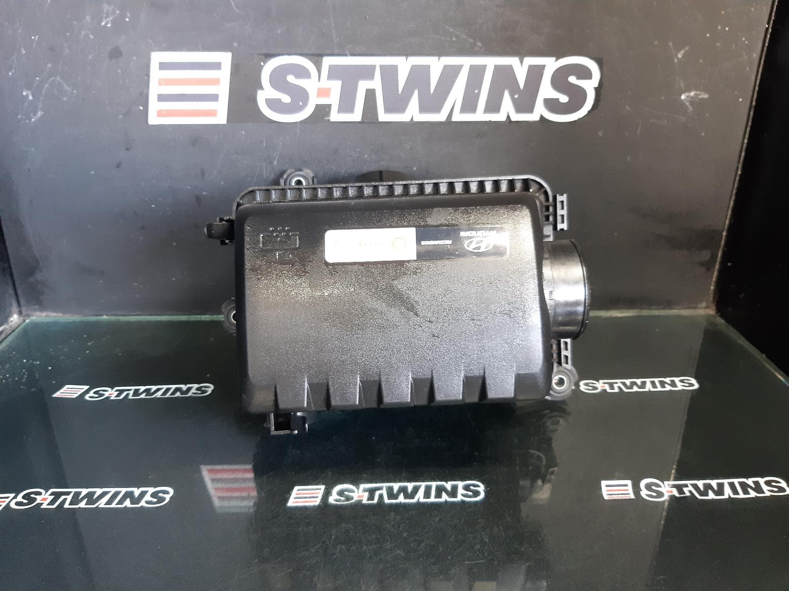 Used auto part listing image: 2018 HYUNDAI I30 AIR CLEANER BOX AIR CLEANER, 2.0, G4NC, PETROL, PD, HATCH (S. KOREA VIN KMHH), 03/17-12/23 0000370463