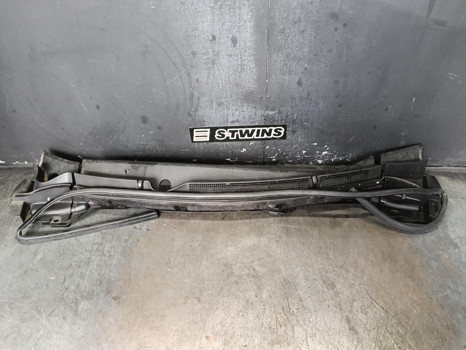 Used auto part listing image: 2012 MAZDA CX9 PLENUM CHAMBER TB, 12/07-12/15 0000377838