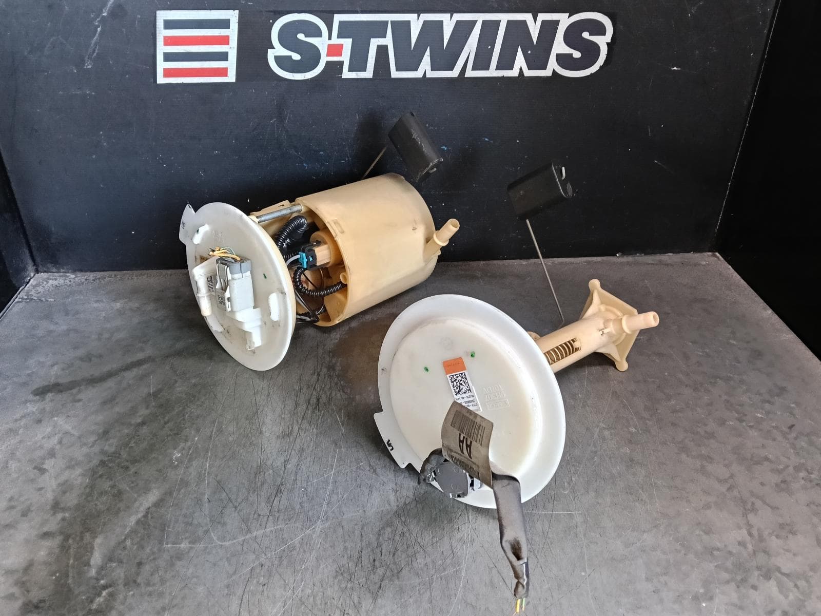Used auto part listing image: 2016 FORD FOCUS FUEL PUMP PETROL, 2.3, LZ, 07/16-11/18 0000379296