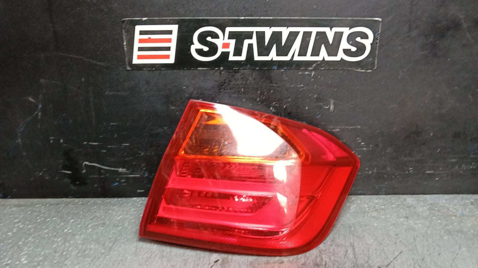 Used auto part listing image: 2012 BMW 3 SERIES RIGHT TAILLIGHT F30/F80, NON LED TYPE, 11/11-05/15 0000400657