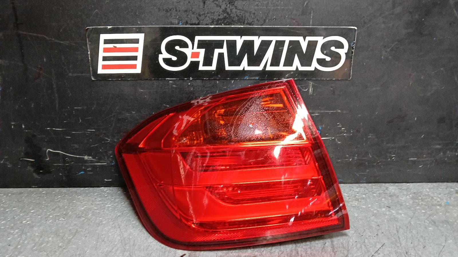 Used auto part listing image: 2012 BMW 3 SERIES LEFT TAILLIGHT F30/F80, NON LED TYPE, 11/11-05/15 0000400658