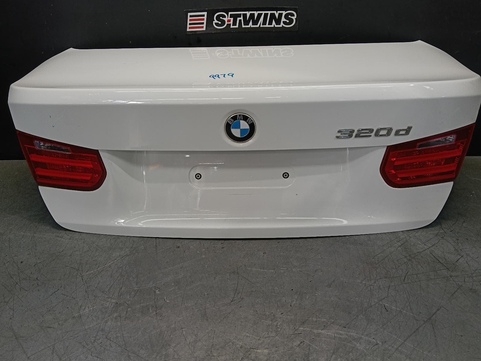 Used auto part listing image: 2012 BMW 3 SERIES BOOTLID TAILGATE BOOTLID, F30, SEDAN, 11/11-02/19 0000400569