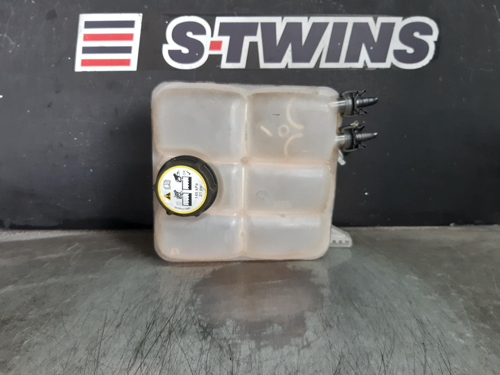 Used auto part listing image: 2016 FORD FOCUS OVERFLOW BOTTLE LZ, PETROL, 1.5, TURBO, 07/15-11/18 0000371097