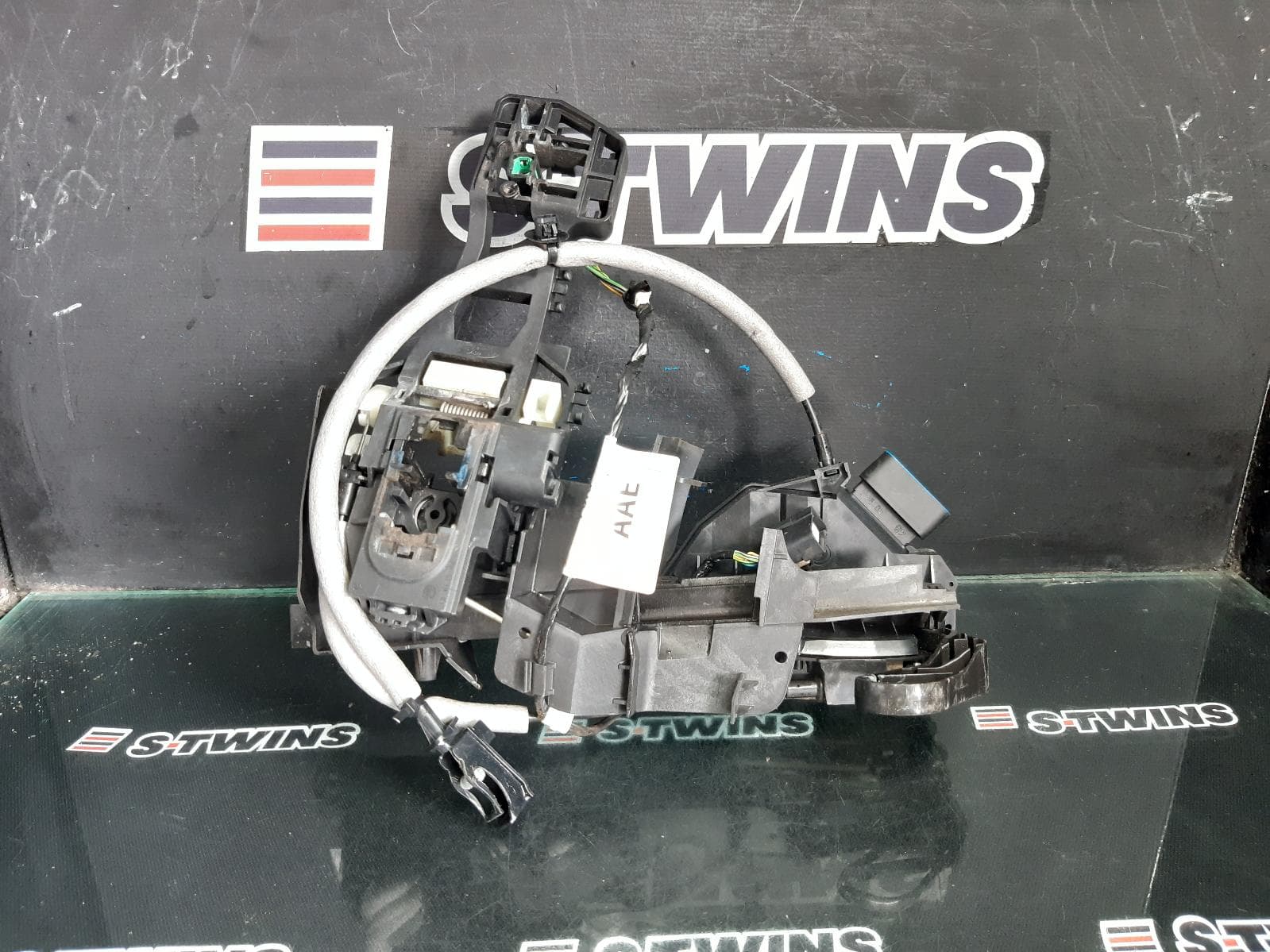 Used auto part listing image: 2016 FORD FOCUS DOOR BOOT GATE LOCK RIGHT FRONT DOOR LOCK, SEDAN/HATCH, W/ ALARM TYPE, LZ, 10/14-11/18 0000371105