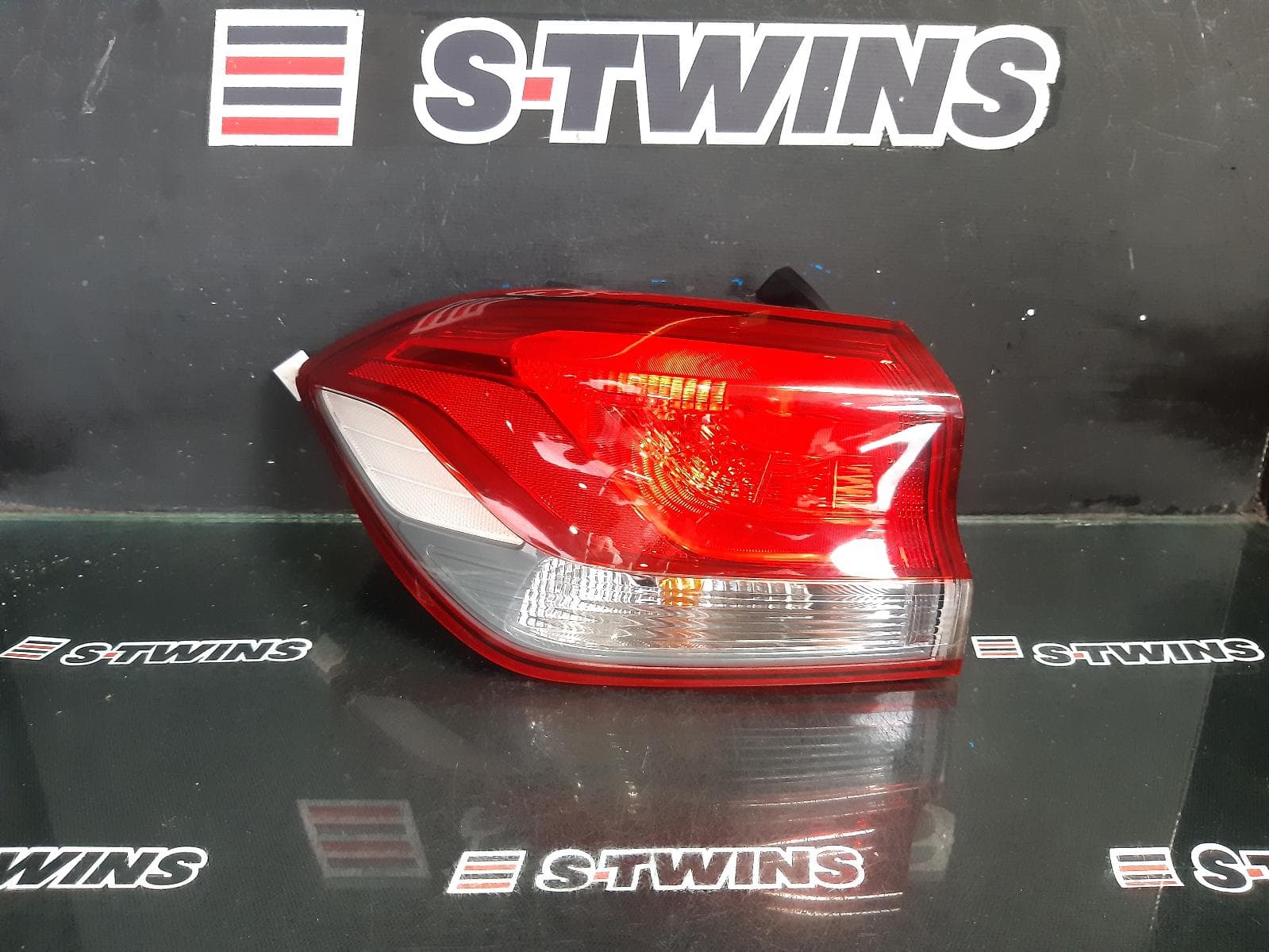 Used auto part listing image: 2018 HYUNDAI I30 LEFT TAILLIGHT IN BODY, PD, HALOGEN TYPE, HATCH (S.KOREA VIN KMHH), GO/ACTIVE/ELITE/SR, 03/17-12/23 0000373319