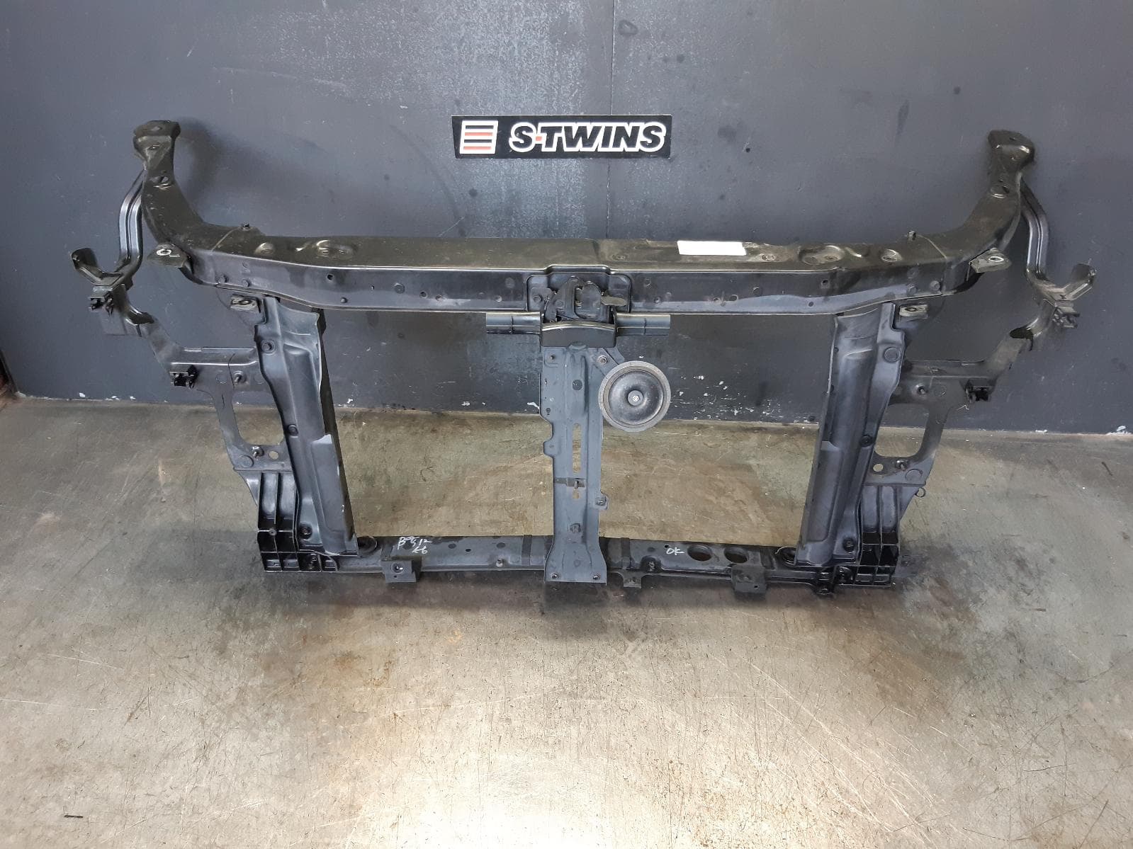 Used auto part listing image: 2013 HYUNDAI I45 RADIATOR SUPPORT YF, 02/10-04/14 0000371864