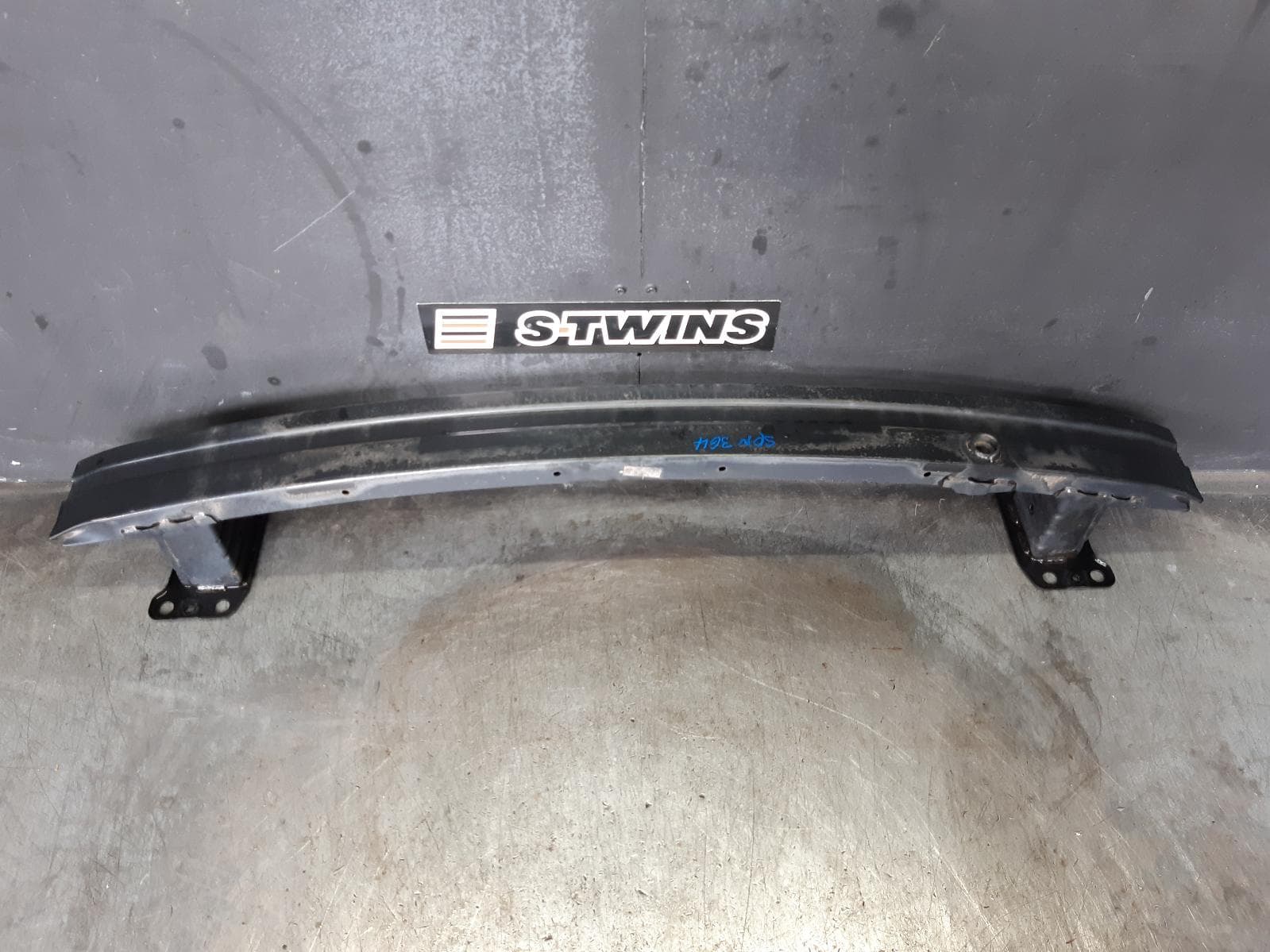 Used auto part listing image: 2013 HYUNDAI I45 F BAR REINFORC BRACK MAIN REINFORCEMENT, YF, 02/10-04/14 0000371259
