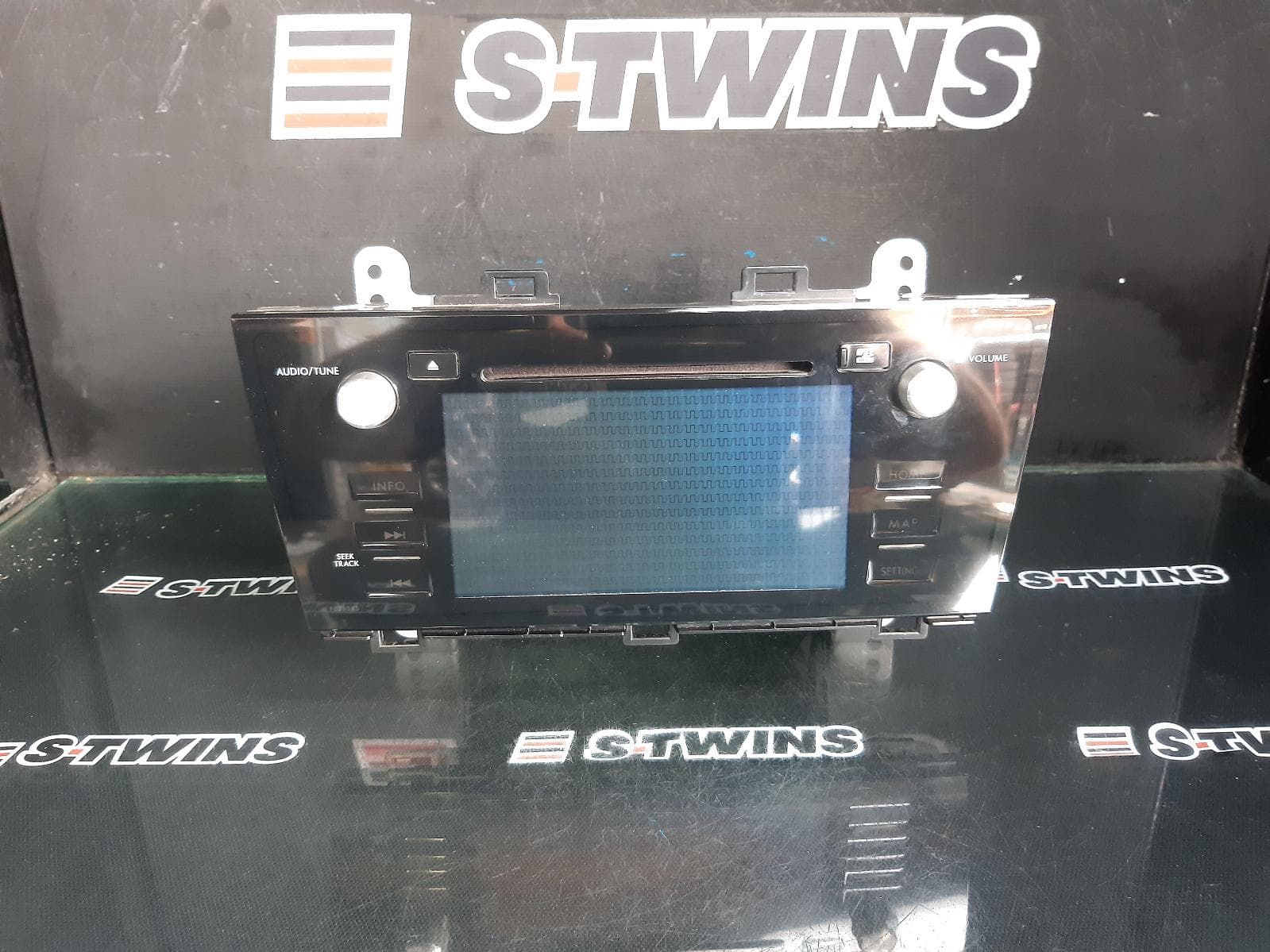 Used auto part listing image: 2016 SUBARU OUTBACK HEAD UNIT, 7IN SAT NAV TYPE, P/N ON FACE FB285KS, 6TH GEN, 08/14-12/17 0000377193