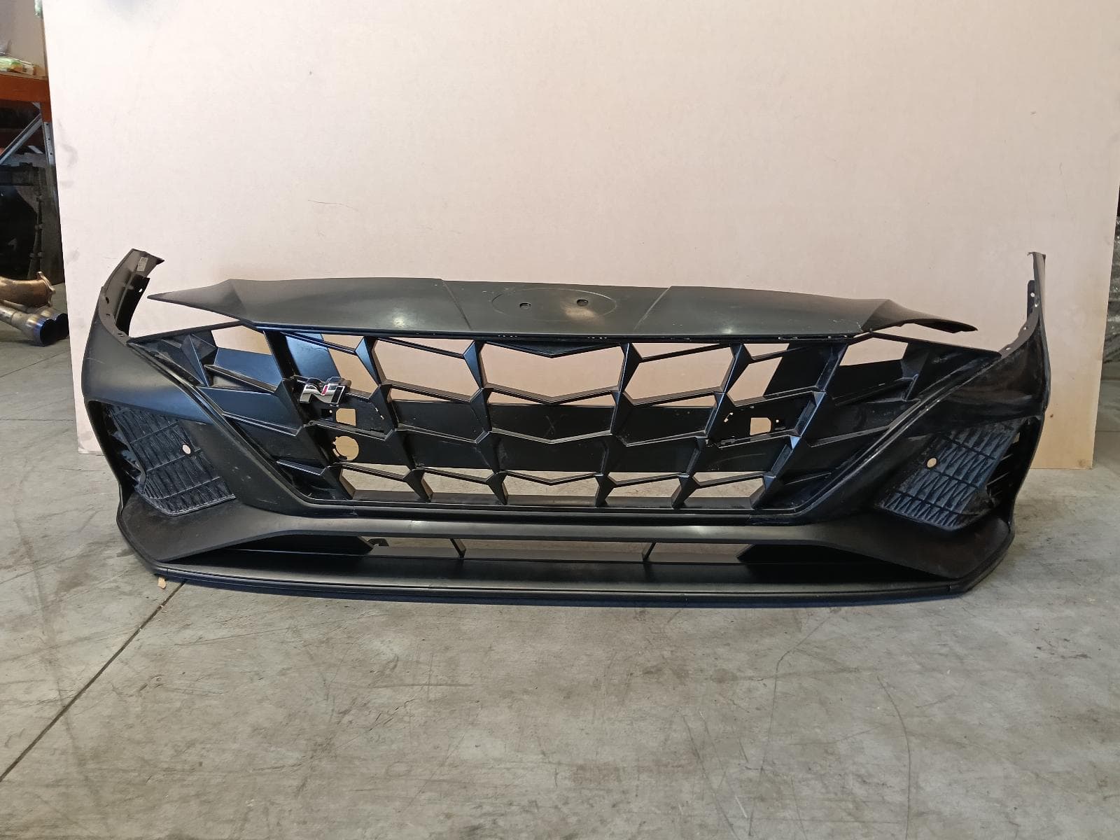 Used auto part listing image: NEW 2023 HYUNDAI I30 FRONT BUMPER CN7, BUMPER BAR, W/ PARK SENSOR TYPE, SEDAN (S.KOREA VIN KMHL), N LINE PREMIUM, W/PARK SENSOR TYPE, 08/20-02/23 0000370780