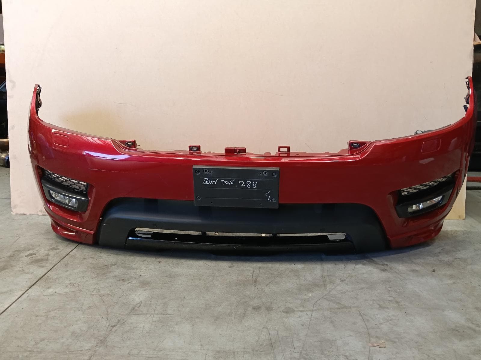 Used auto part listing image: 2016 LAND ROVER RANGEROVER SPORT FRONT BUMPER BUMPER BAR, W/ PARK SENSORS TYPE, HSE/AUTOBIOGRAPHY, L494, 06/13-10/17 0000370784