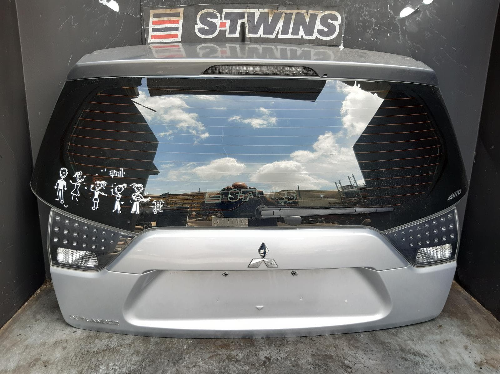Used auto part listing image: 2008 MITSUBISHI OUTLANDER BOOTLID TAILGATE TAILGATE, ZG-ZH, UPPER, NON CAMERA TYPE, 11/06-10/12 0000371286