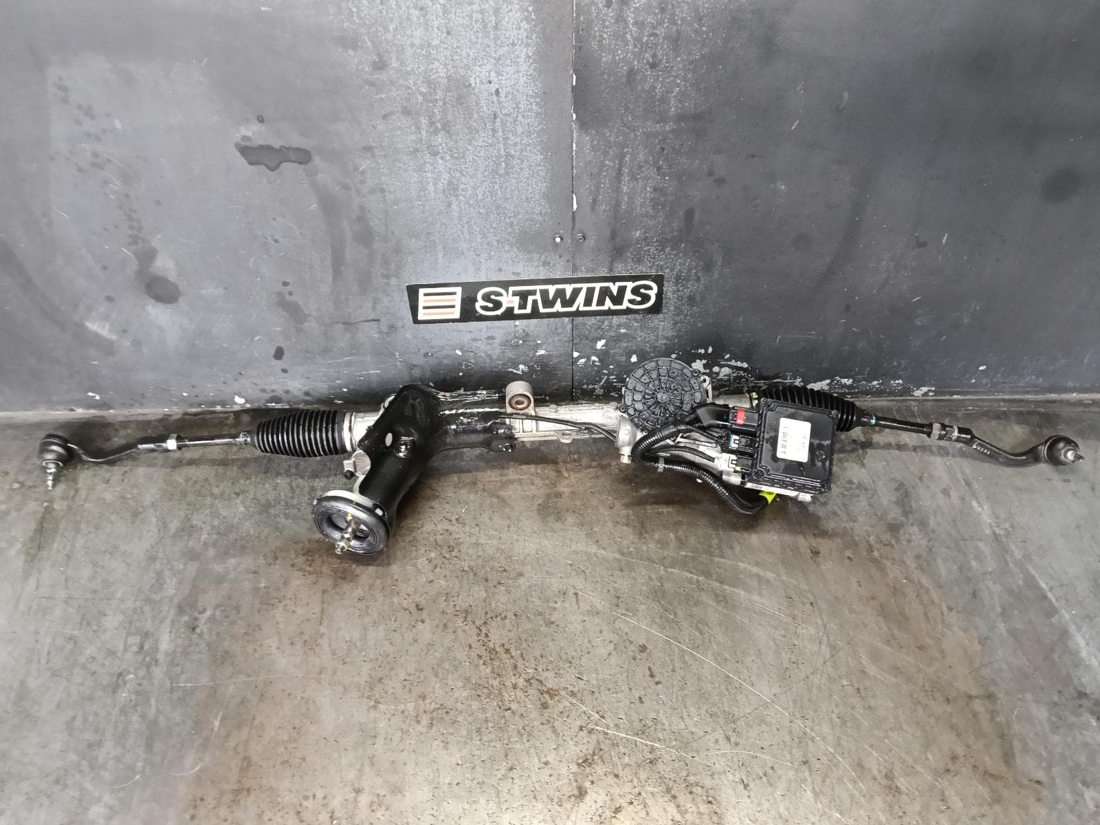 Used auto part listing image: 2018 KIA SORENTO STEERING BOX RACK UM, 2.2, DIESEL, 09/17-01/20 0000398367