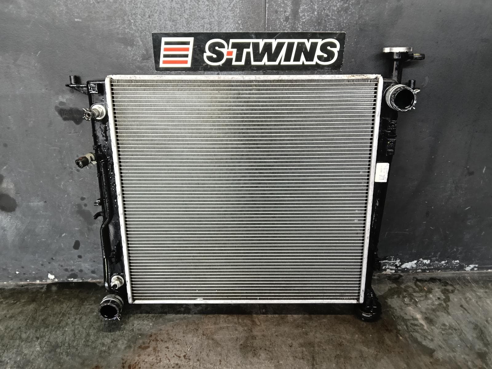 Used auto part listing image: 2018 KIA SORENTO RADIATOR AUTO, 2.2, DIESEL, UM, 03/15-01/20 0000398368