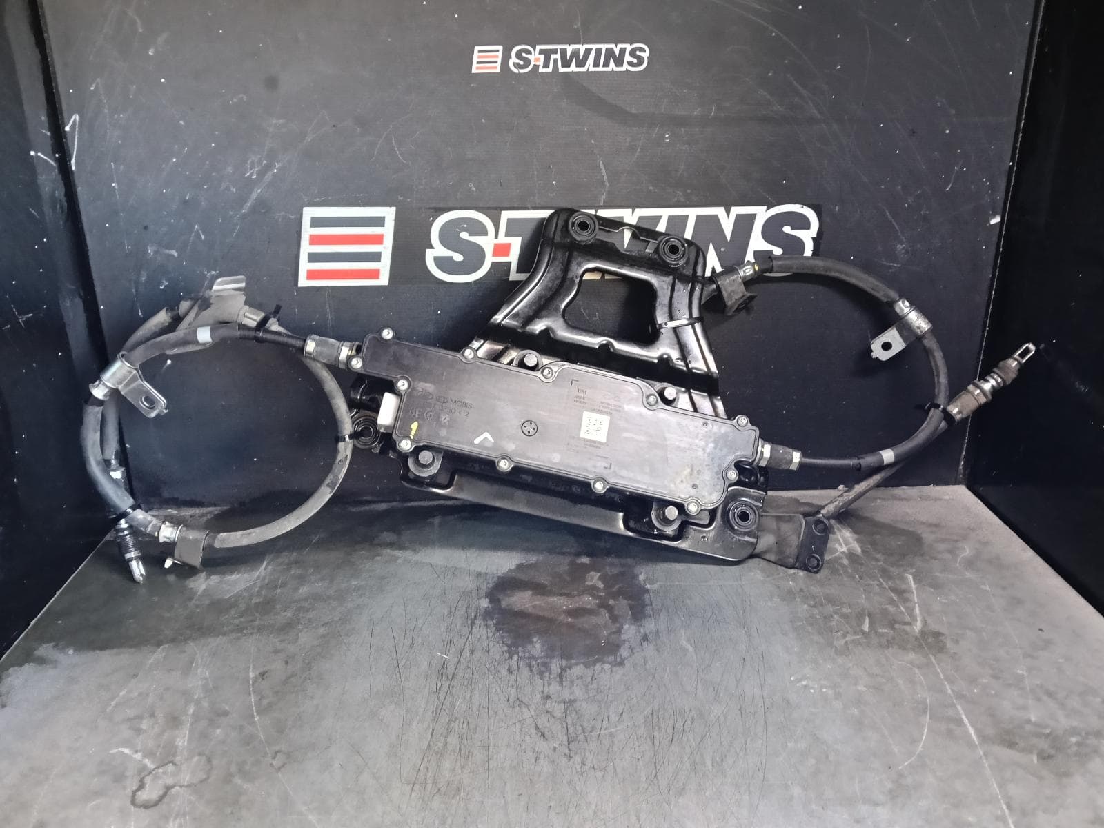 Used auto part listing image: 2018 KIA SORENTO HANDBRAKE ACTUATOR UM, 4WD, DIESEL, 2.2, 09/17-01/20 0000398399