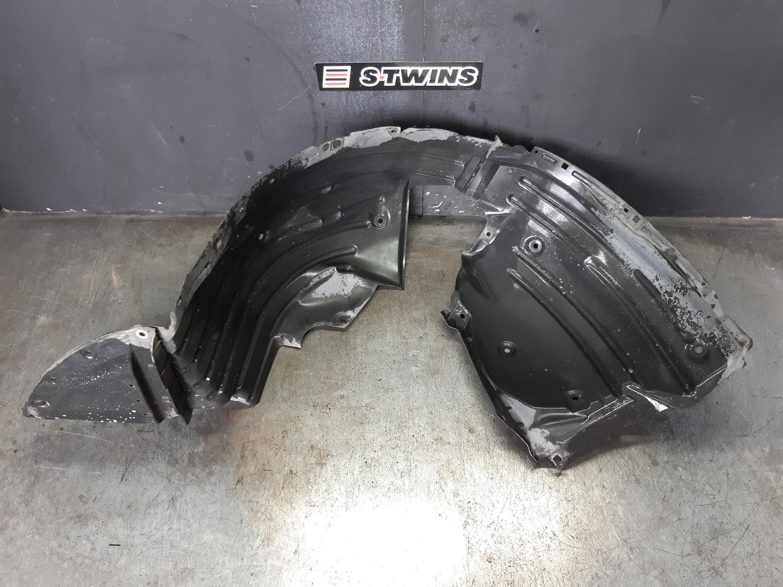 Used auto part listing image: 2016 MAZDA CX9 LEFT GUARD LINER FRONT, TC, 07/16-12/24 0000371915