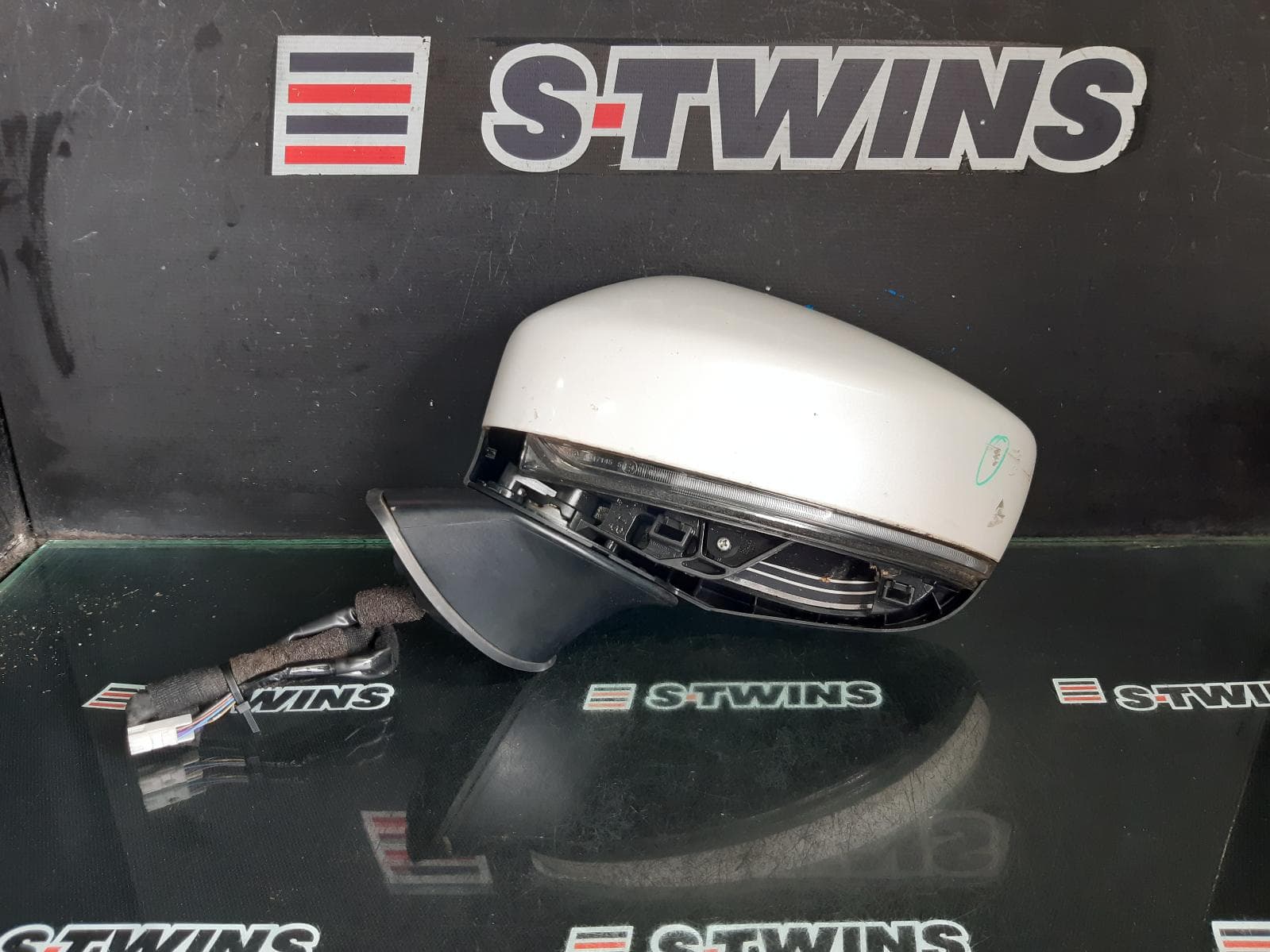 Used auto part listing image: 2016 MAZDA CX9 LEFT DOOR MIRROR TC, AZAMI, W/ MIRROR HEATER, 07/16-07/17 0000371916