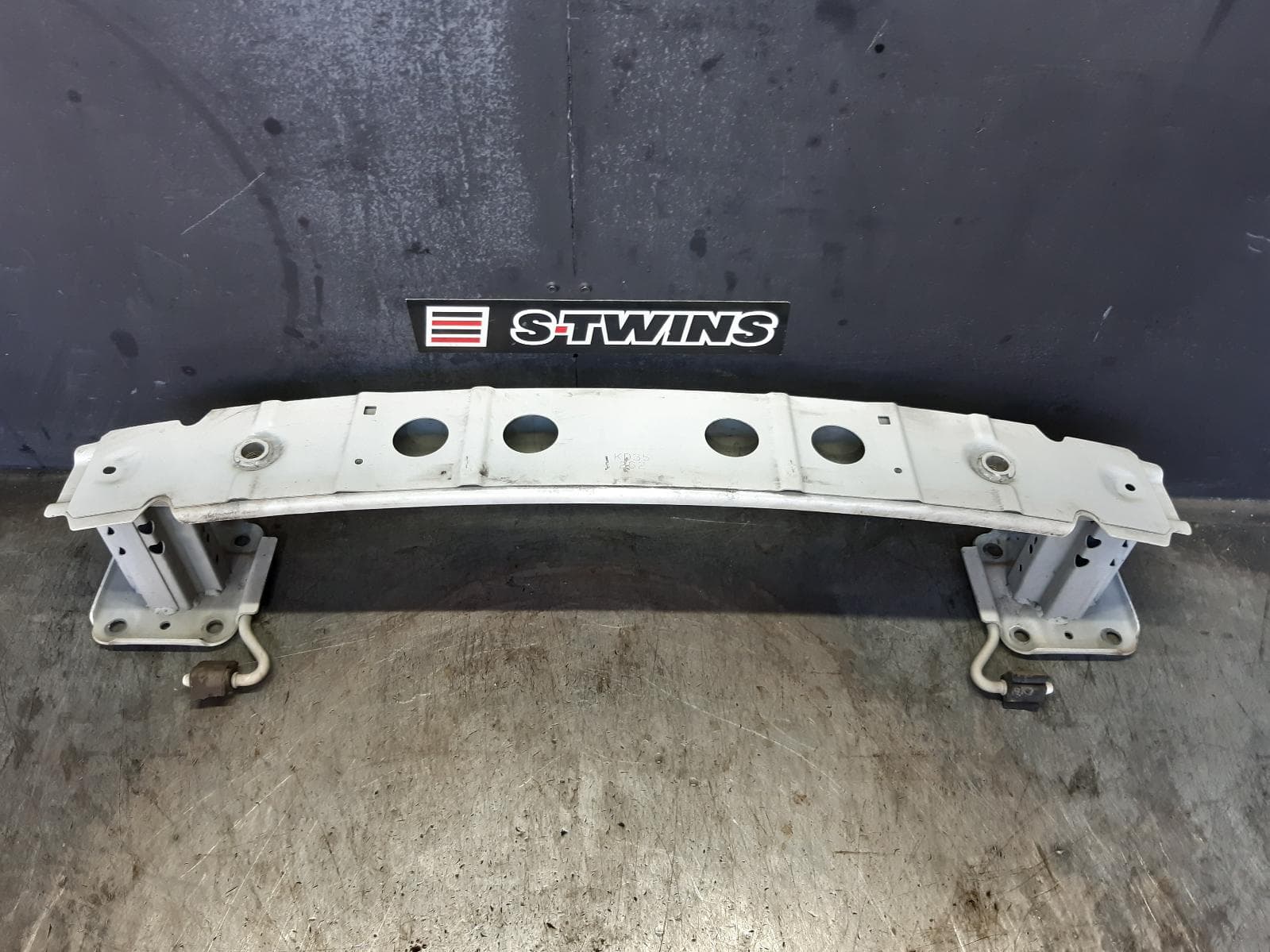 Used auto part listing image: 2016 MAZDA CX9 R BAR BRACKET REINFO MAIN REINFORCEMENT, TC, 07/16-12/24 0000371854