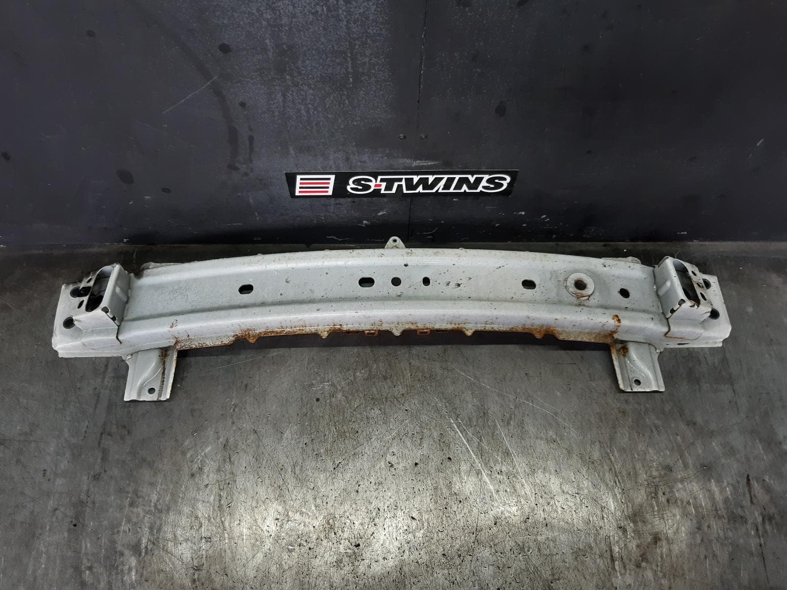 Used auto part listing image: 2012 MAZDA 3 F BAR REINFORC BRACK MAIN REINFORCEMENT, BL, 04/09-10/13 0000371661