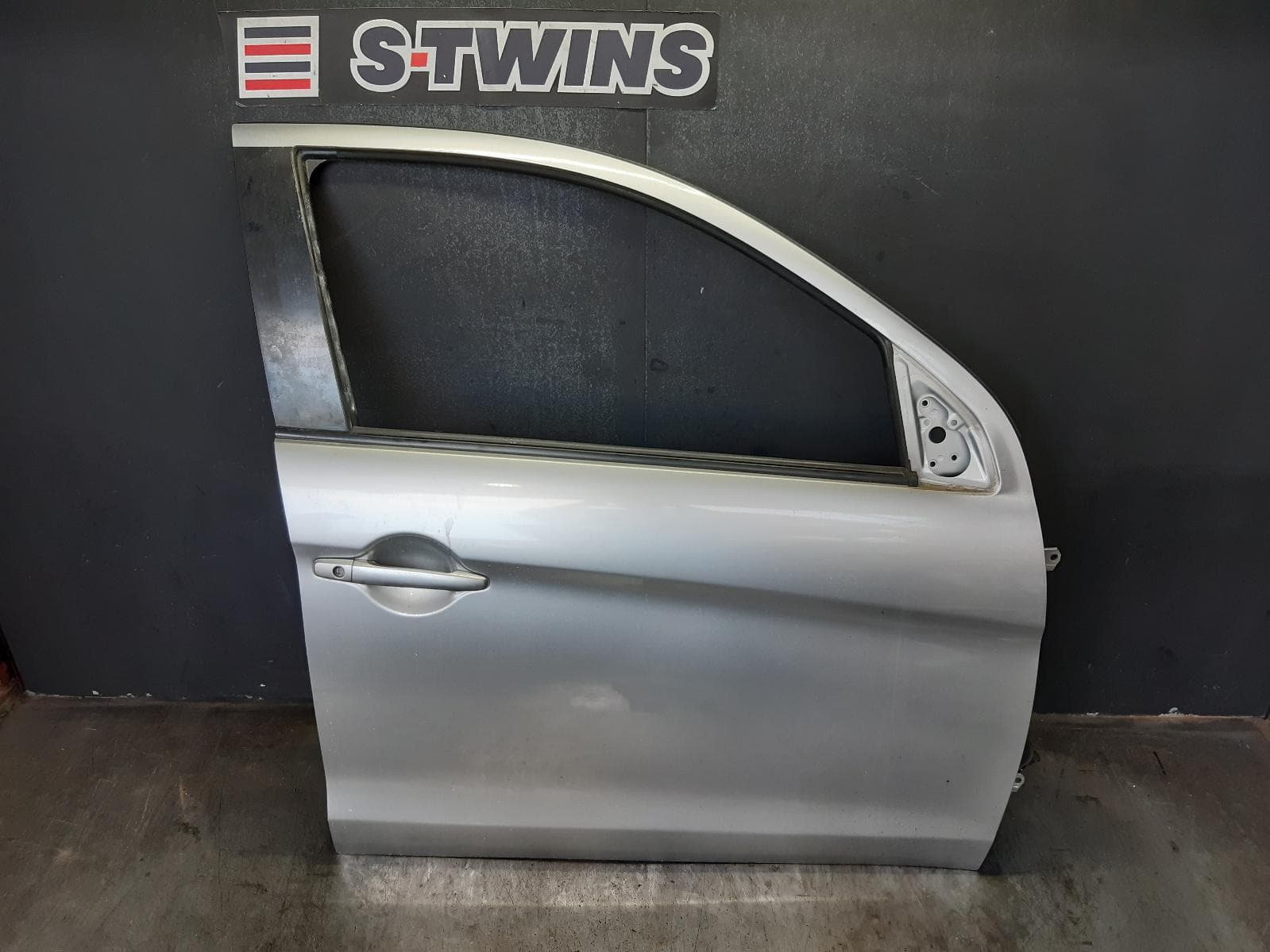 Used auto part listing image: 2019 MITSUBISHI ASX RIGHT FRONT DOOR XC-XD, 07/18-12/24 0000371875