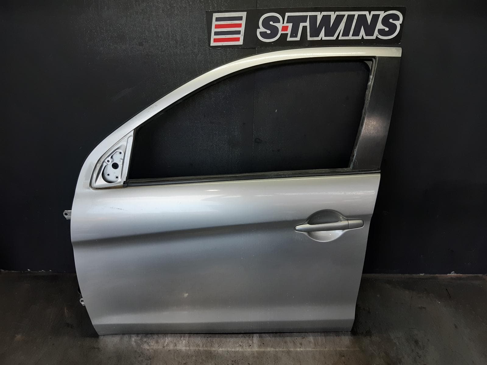 Used auto part listing image: 2019 MITSUBISHI ASX LEFT FRONT DOOR XC-XD, 07/18-12/24 0000371874
