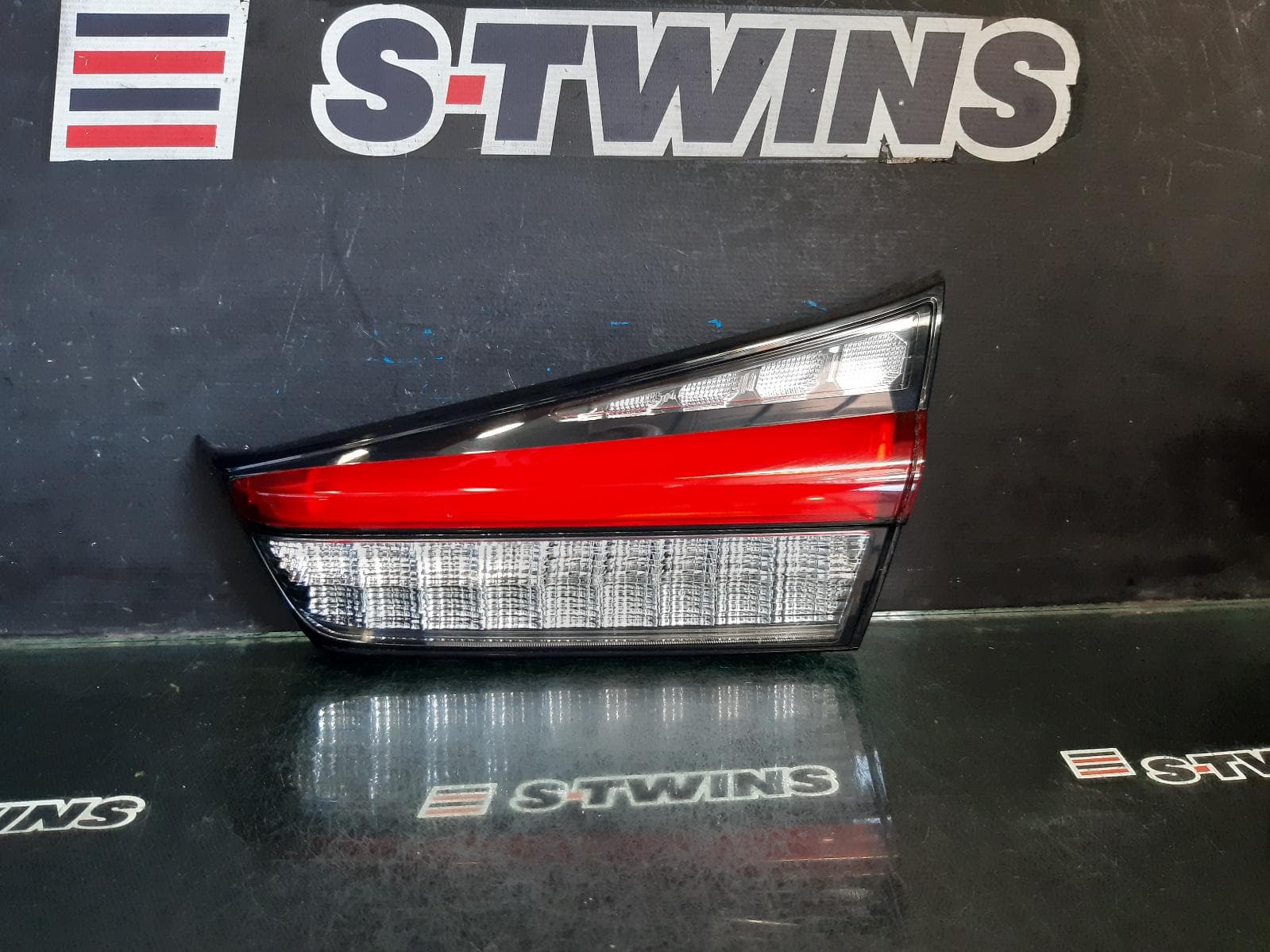 Used auto part listing image: 2019 MITSUBISHI ASX REAR GARNISH TAILGATE LAMP (RH SIDE), XD, 06/19-12/24 0000372335