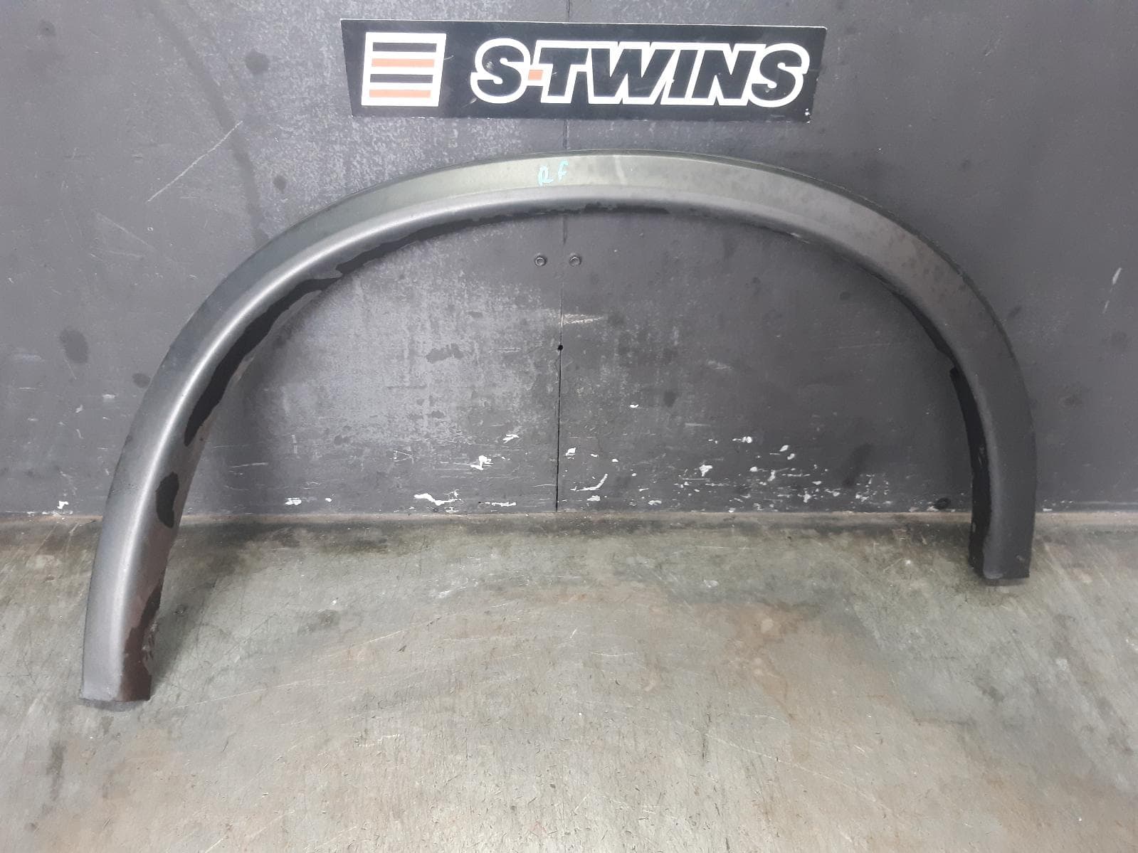 Used auto part listing image: 2019 MITSUBISHI ASX WHEEL ARCH FLARE RH FRONT, 12/19-12/24 0000372377