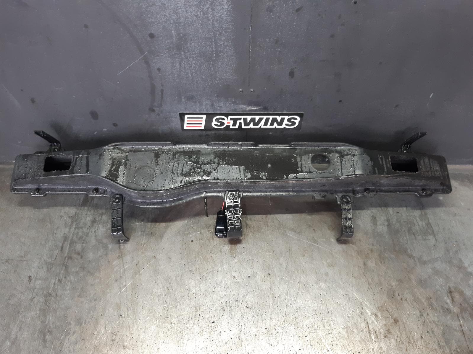 Used auto part listing image: 2010 HYUNDAI I30 R BAR BRACKET REINFO MAIN REINFORCEMENT, FD, HATCH, 09/07-04/12 0000371693