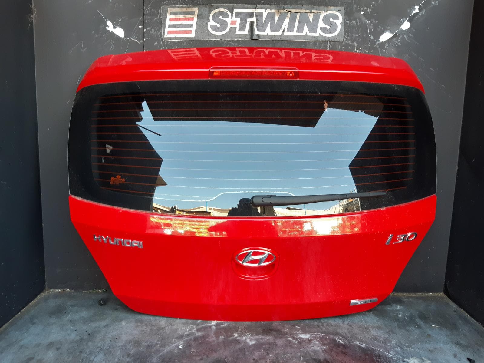 Used auto part listing image: 2010 HYUNDAI I30 BOOTLID TAILGATE TAILGATE, FD, HATCH, NON SPOILER TYPE, 09/07-04/12 0000371618