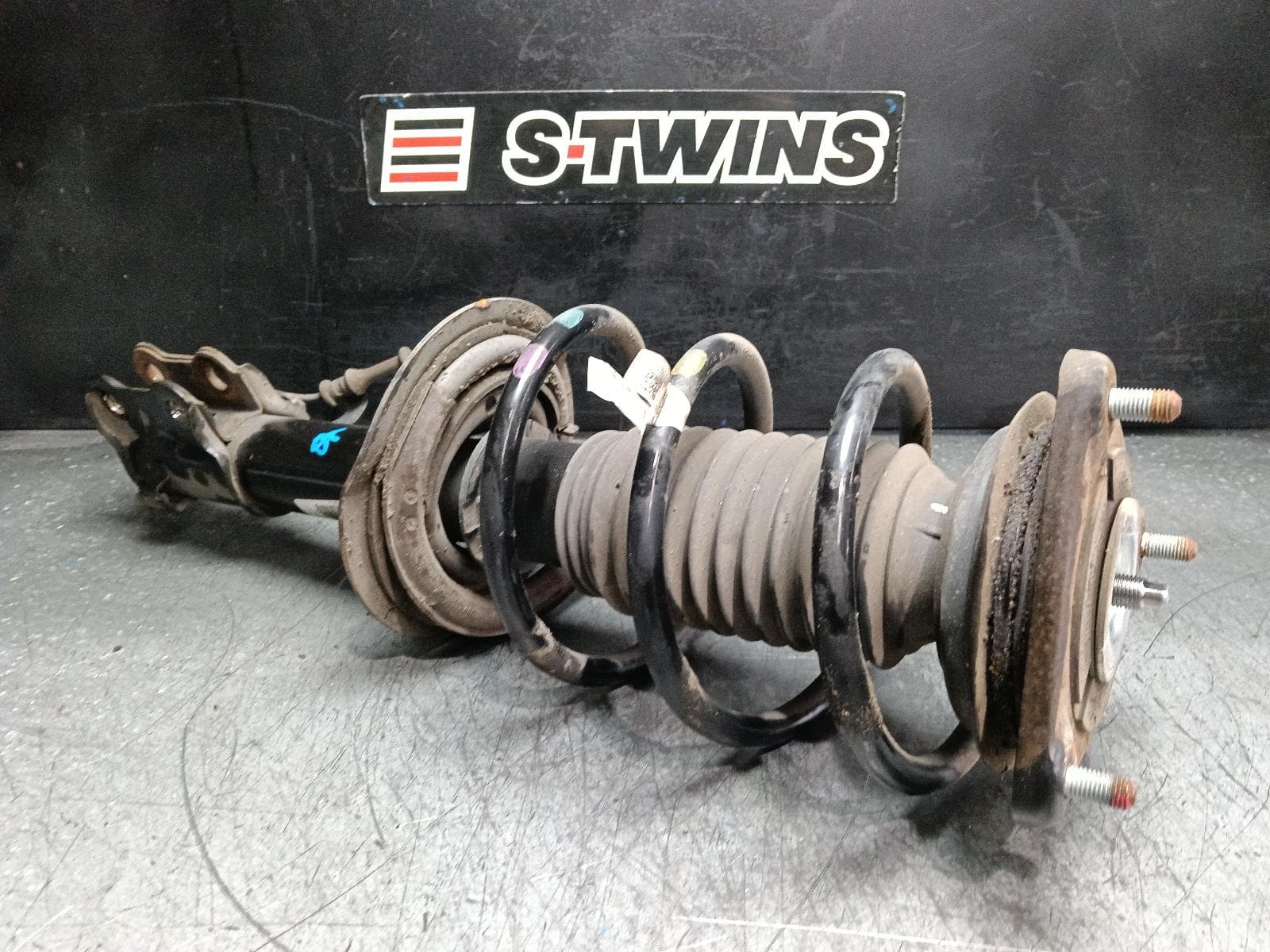 Used auto part listing image: 2013 KIA CERATO RIGHT FRONT STRUT YD, SEDAN/HATCH, 04/13-05/18 0000404159