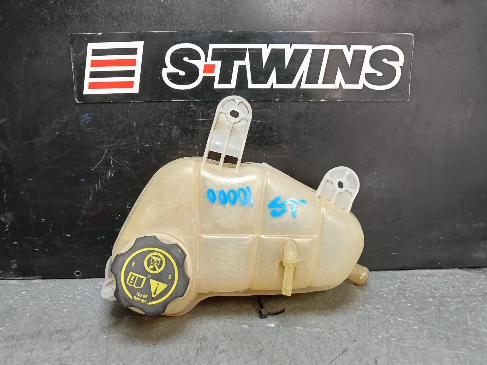 Used auto part listing image: 2013 HOLDEN BARINA OVERFLOW BOTTLE TM, 09/11-12/18 0000387055
